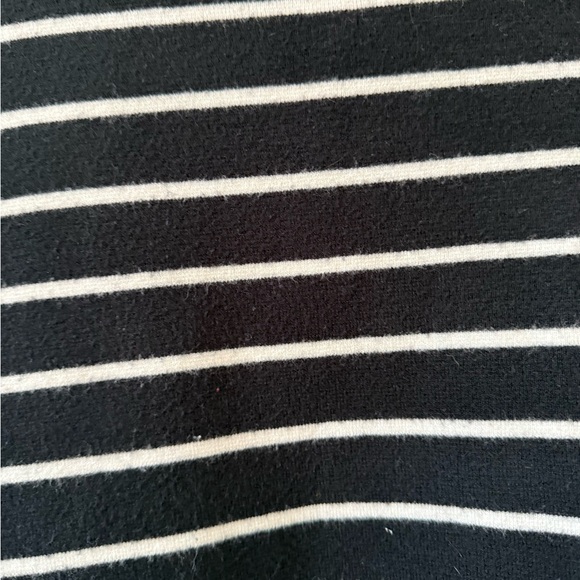 Abercrombie & Fitch Women’s Sweater T-Shirt Size Medium - Picture 5 of 5